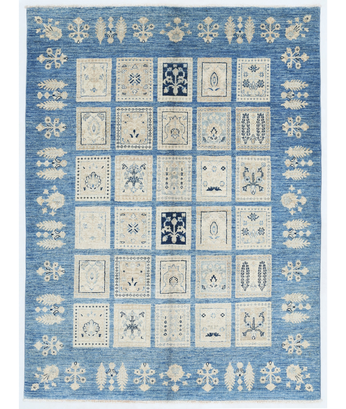 Hand Knotted Bakhtiari Wool Rug - 4&#39;9&#39;&#39; x 6&#39;6&#39;&#39; 4&#39;9&#39;&#39; x 6&#39;6&#39;&#39; (143 X 195) / Blue / Taupe