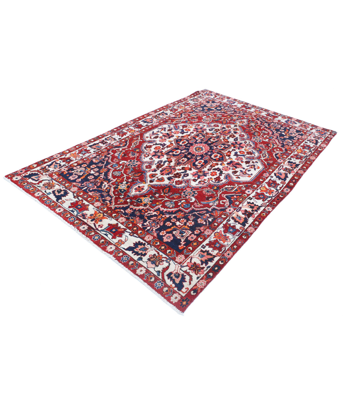 Hand Knotted Persian Bakhtiari Wool Rug - 5'3'' x 8'1'' 5'3'' x 8'1'' (158 X 243) / Red / Ivory