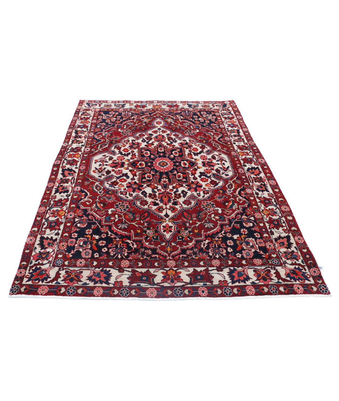 Hand Knotted Persian Bakhtiari Wool Rug - 5'3'' x 8'1'' 5'3'' x 8'1'' (158 X 243) / Red / Ivory