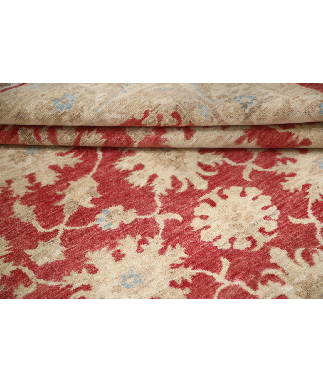 Hand Knotted Ziegler Farhan Wool Rug - 4'10'' x 6'8'' 4'10'' x 6'8'' (145 X 200) / Red / Ivory