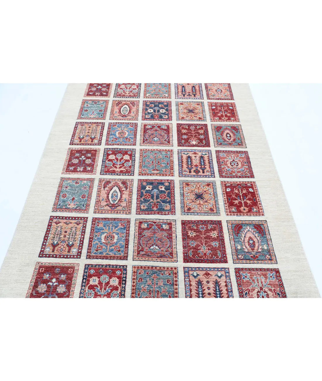 Hand Knotted Bakhtiari Wool Rug - 4'9'' x 6'9''