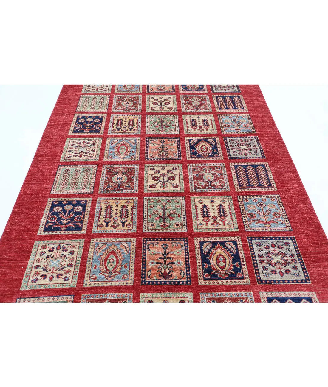 Hand Knotted Bakhtiari Wool Rug - 5'4'' x 8'0''