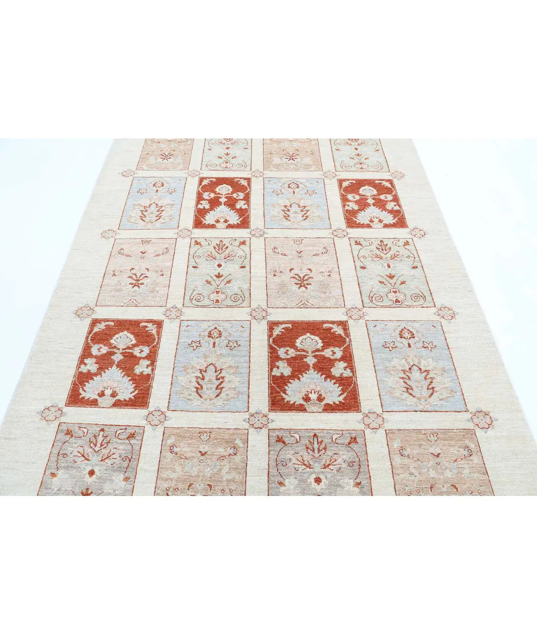 Hand Knotted Bakhtiari Wool Rug - 5'5'' x 7'6''