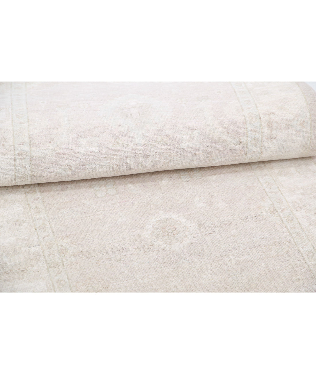 Hand Knotted Serenity Wool Rug - 2'7'' x 7'10'' 2'7'' x 7'10'' (78 X 235) / Taupe / Ivory