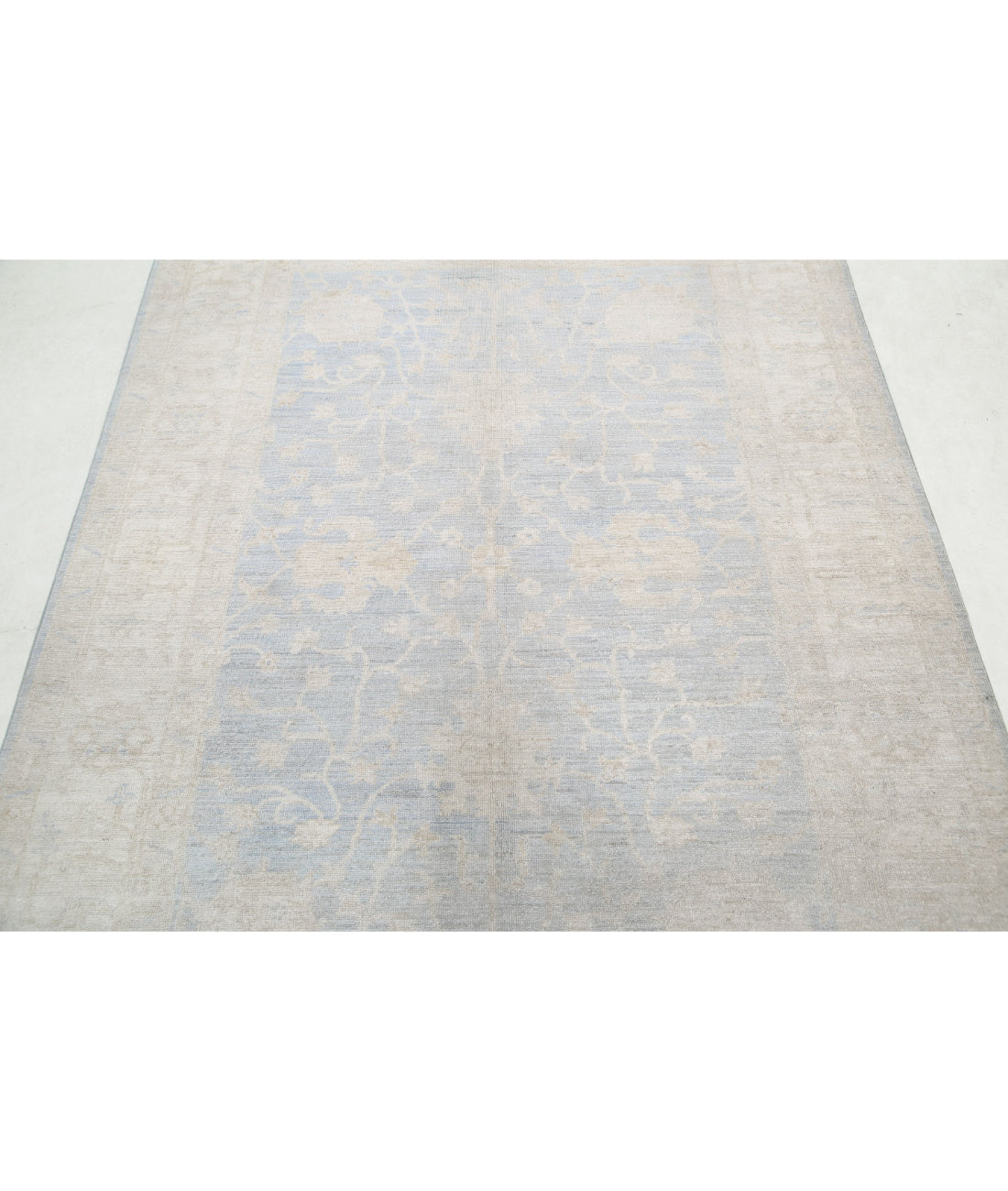 Hand Knotted Serenity Wool Rug - 4'10'' x 6'8'' 4'10'' x 6'8'' (145 X 200) / Blue / Ivory