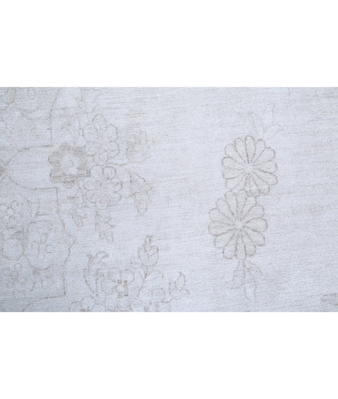 Hand Knotted Serenity Wool Rug - 7'10'' x 10'1'' 7'10'' x 10'1'' (235 X 303) / Ivory / Taupe