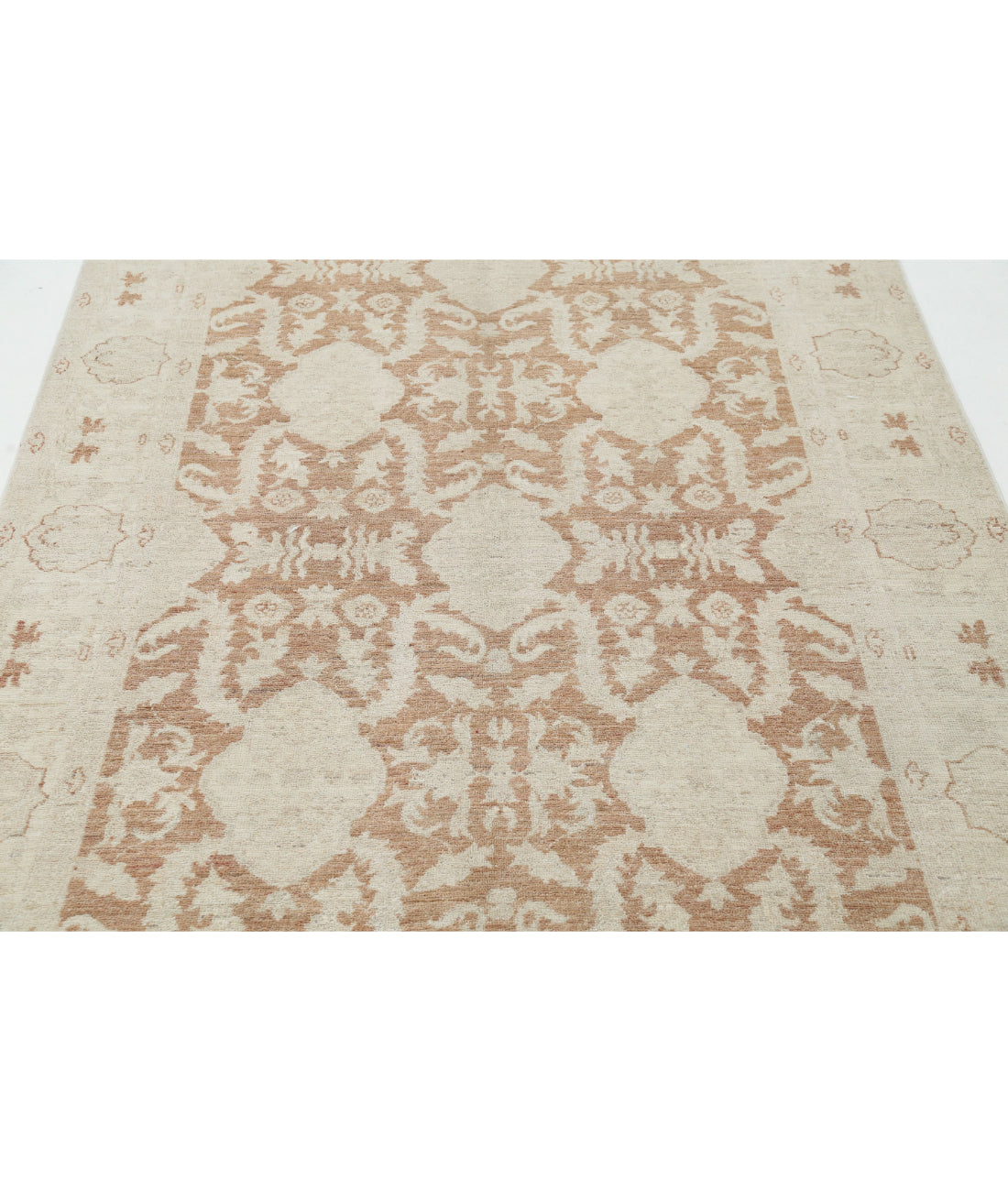 Hand Knotted Serenity Wool Rug - 4'8'' x 9'8'' 4'8'' x 9'8'' (140 X 290) / Tan / Ivory