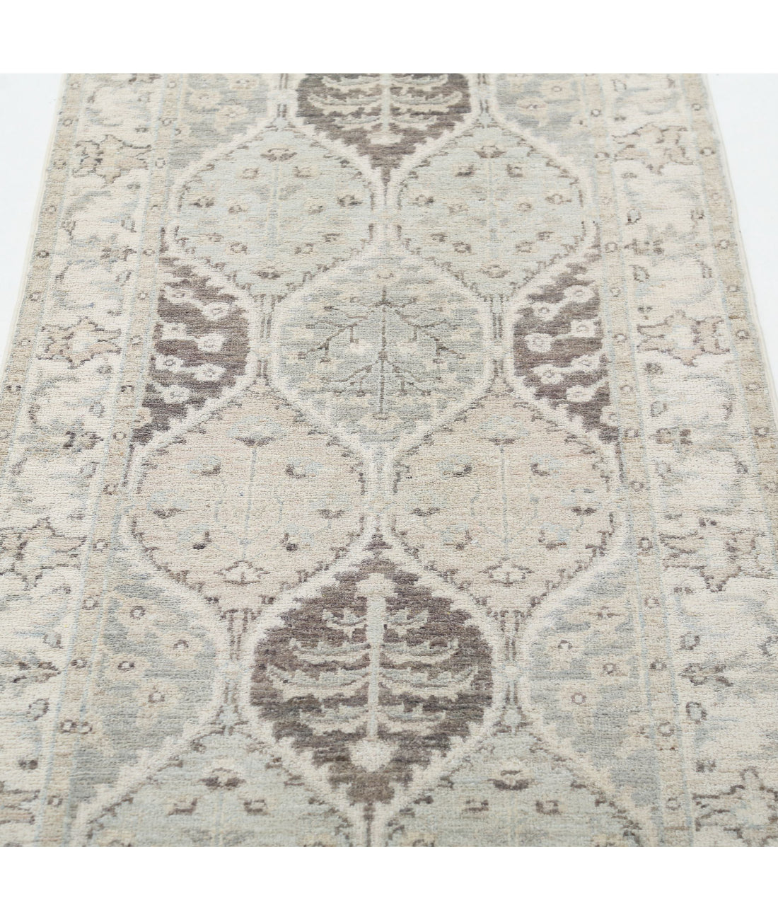 Hand Knotted Serenity Wool Rug - 2'6'' x 9'5'' 2'6'' x 9'5'' (75 X 283) / Grey / Ivory