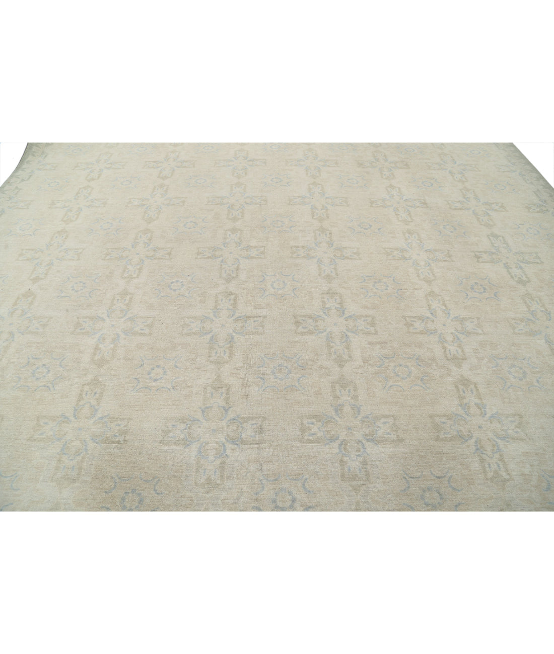 Hand Knotted Serenity Wool Rug - 12'2'' x 14'10'' 12'2'' x 14'10'' (365 X 445) / Ivory / Green