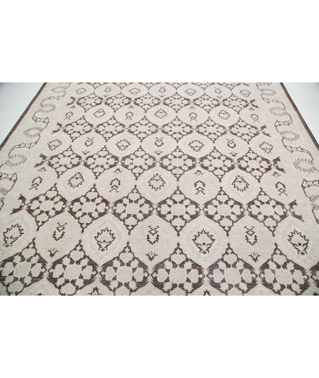 Hand Knotted Fine Serenity Wool Rug - 8'11'' x 11'8'' 8'11'' x 11'8'' (268 X 350) / Brown / Ivory