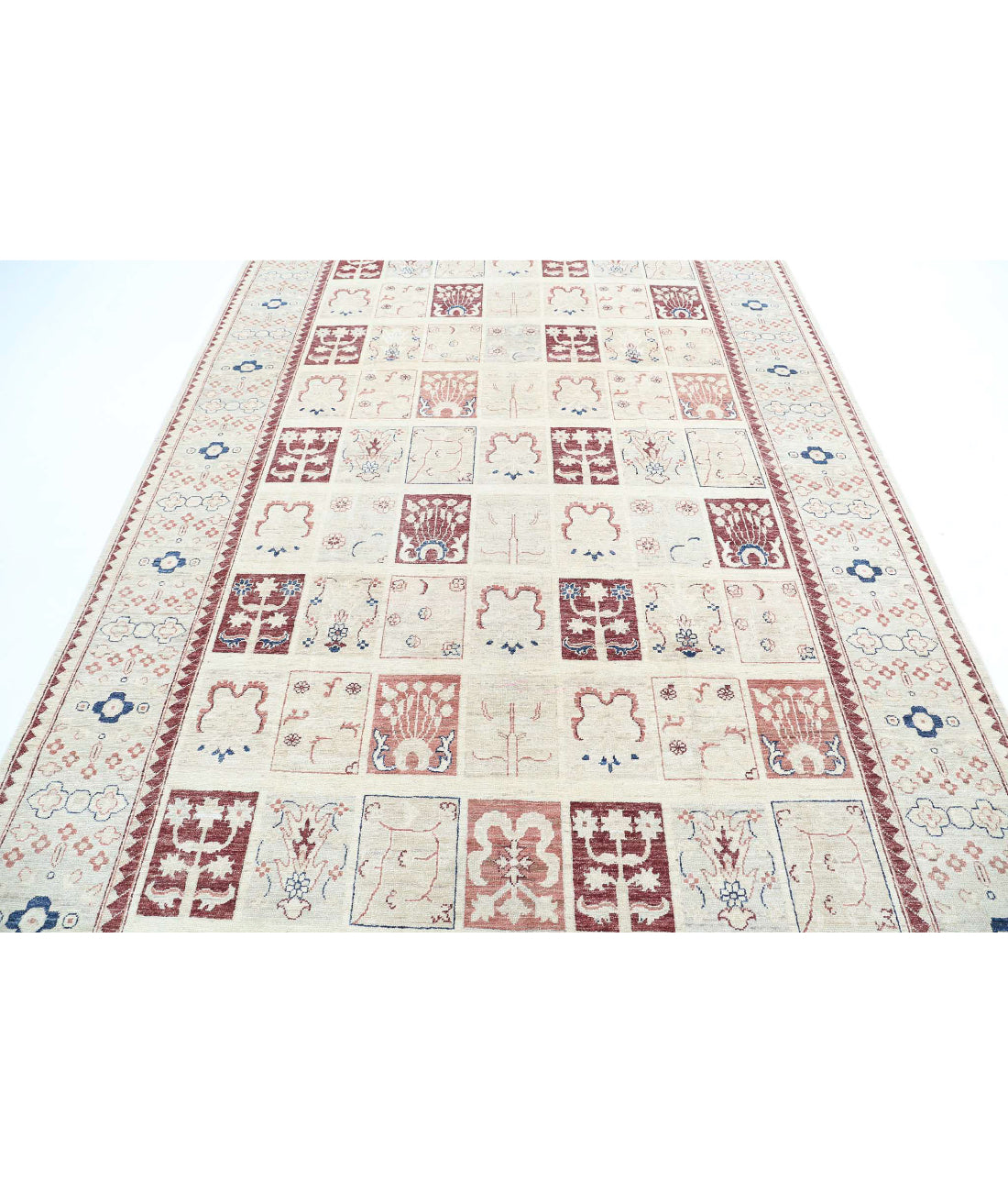 Hand Knotted Bakhtiari Wool Rug - 6'7'' x 9'10'' 6'7'' x 9'10'' (198 X 295) / Ivory / Grey