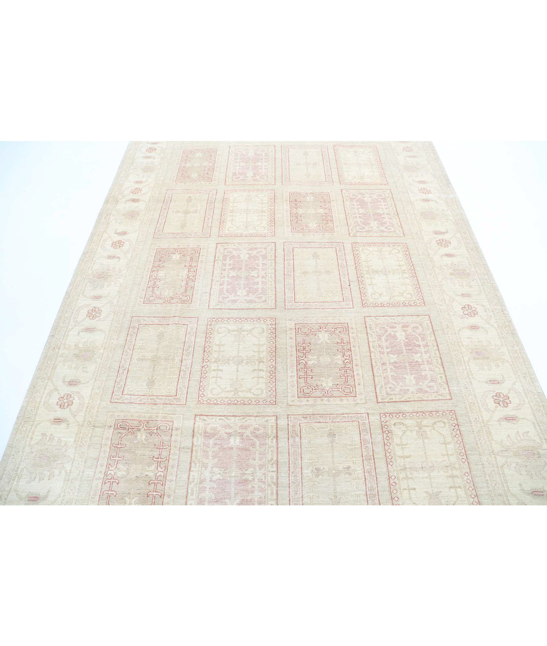 Hand Knotted Bakhtiari Wool Rug - 6'4'' x 9'3'' 6'4'' x 9'3'' (190 X 278) / Taupe / Ivory