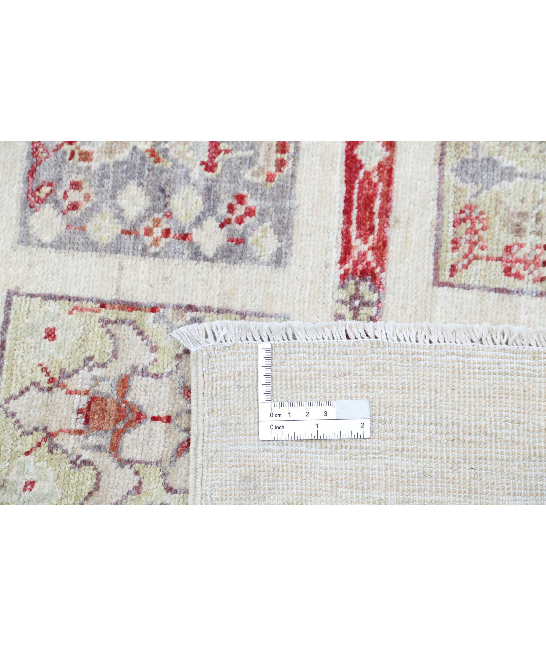 Hand Knotted Bakhtiari Wool Rug - 5'7'' x 7'10'' 5'7'' x 7'10'' (168 X 235) / Ivory / Ivory