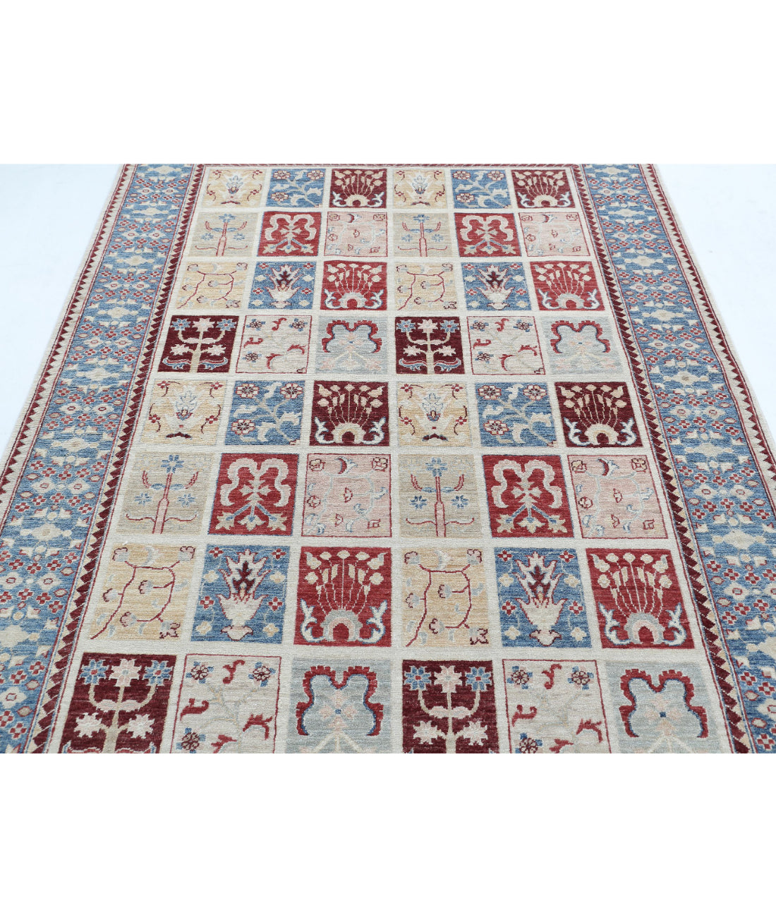 Hand Knotted Bakhtiari Wool Rug - 5'6'' x 7'7'' 5'6'' x 7'7'' (165 X 228) / Multi / Grey