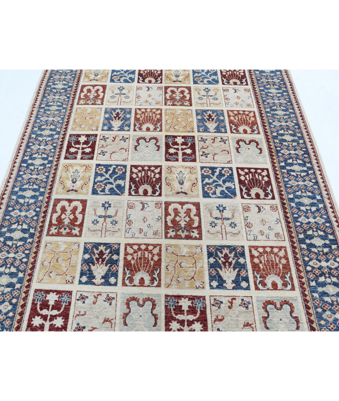 Hand Knotted Bakhtiari Wool Rug - 5'7'' x 7'4'' 5'7'' x 7'4'' (168 X 220) / Multi / Grey