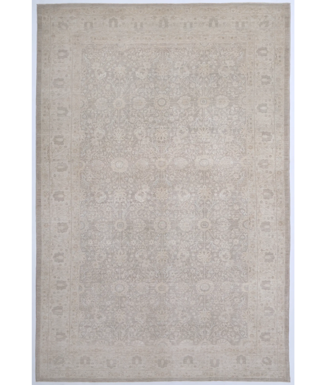 Hand Knotted Ariana Wool Rug  - 11&#39; 11&quot; X 17&#39; 7&quot; 11&#39; 11&quot; X 17&#39; 7&quot; (363 X 536) / Grey / Ivory