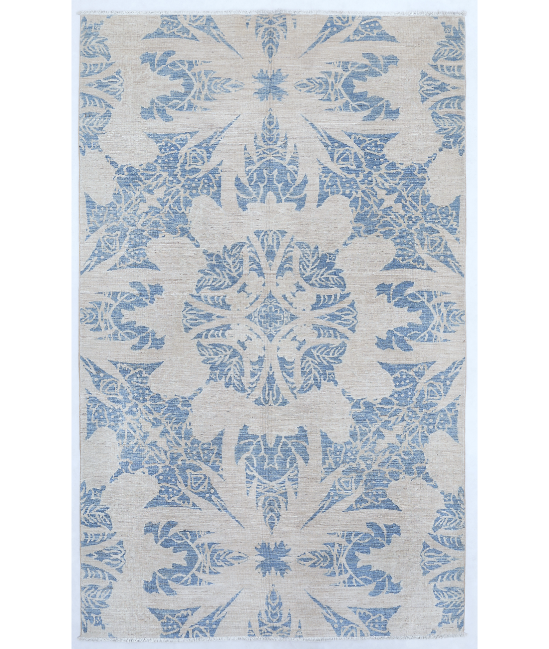 Hand Knotted Artemix Wool Rug  - 4&#39; 9&quot; X 7&#39; 9&quot; 4&#39; 9&quot; X 7&#39; 9&quot; (145 X 236) / Ivory / Blue