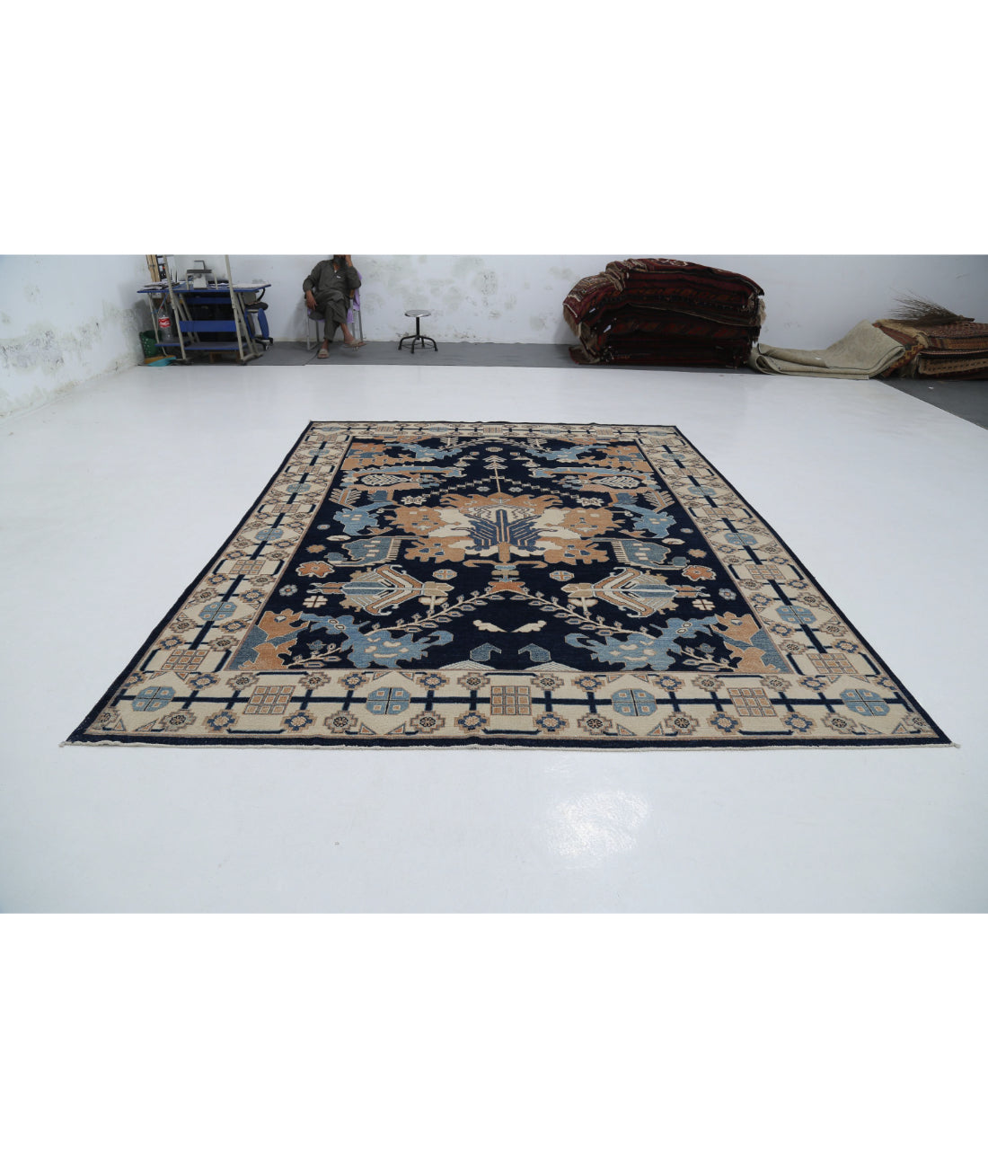 Hand Knotted Oushak Wool Rug - 9'2'' x 11'6'' 9'2'' x 11'6'' (275 X 345) / Blue / Ivory