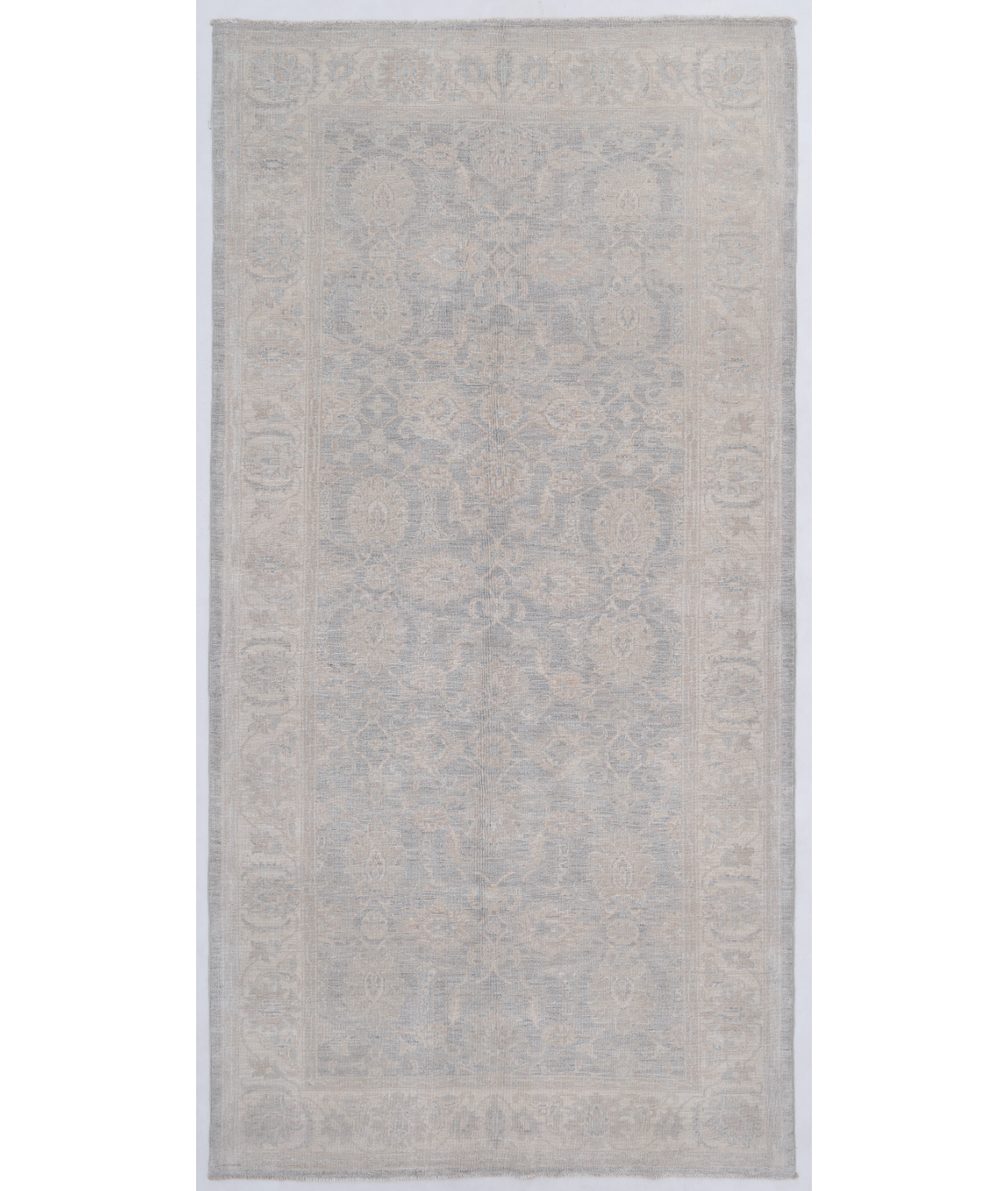 Hand Knotted Serenity Wool Rug  - 4&#39; 0&quot; X 7&#39; 11&quot; 4&#39; 0&quot; X 7&#39; 11&quot; (122 X 241) / Grey / Ivory