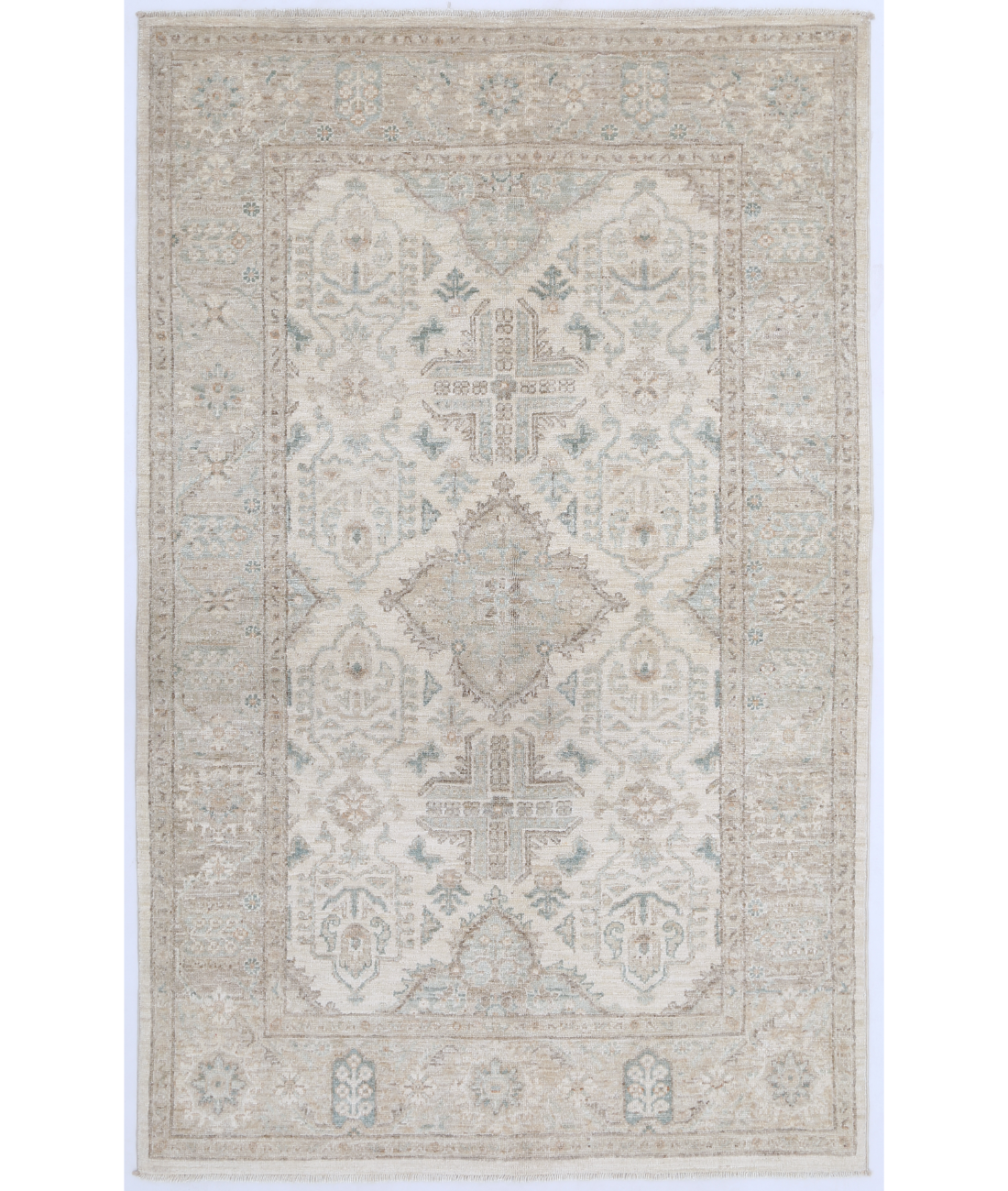 Hand Knotted Serenity Wool Rug  - 3' 10" X 6' 2" 3' 10" X 6' 2" (117 X 188) / Ivory / Beige